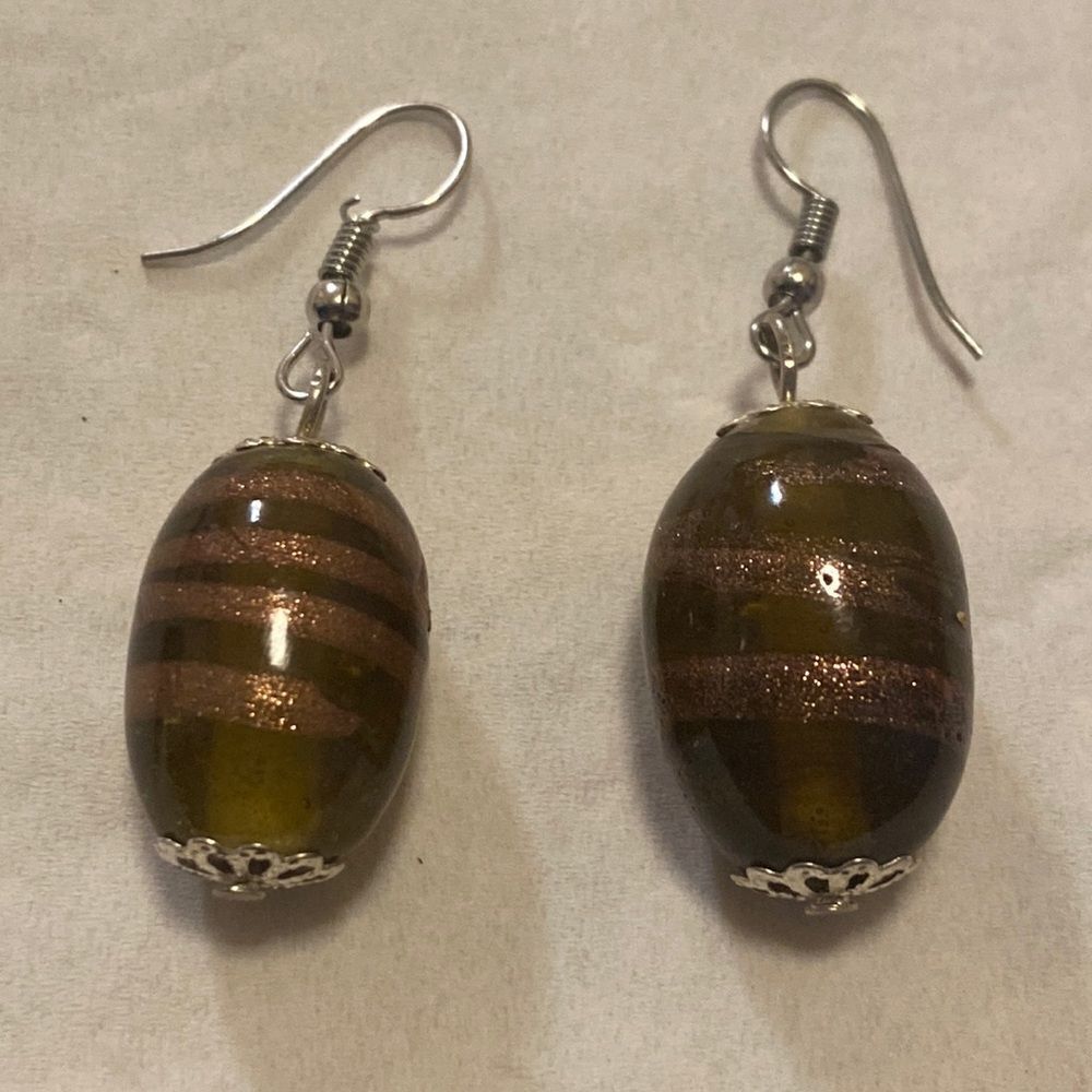 Earring - Picture 4 of 7